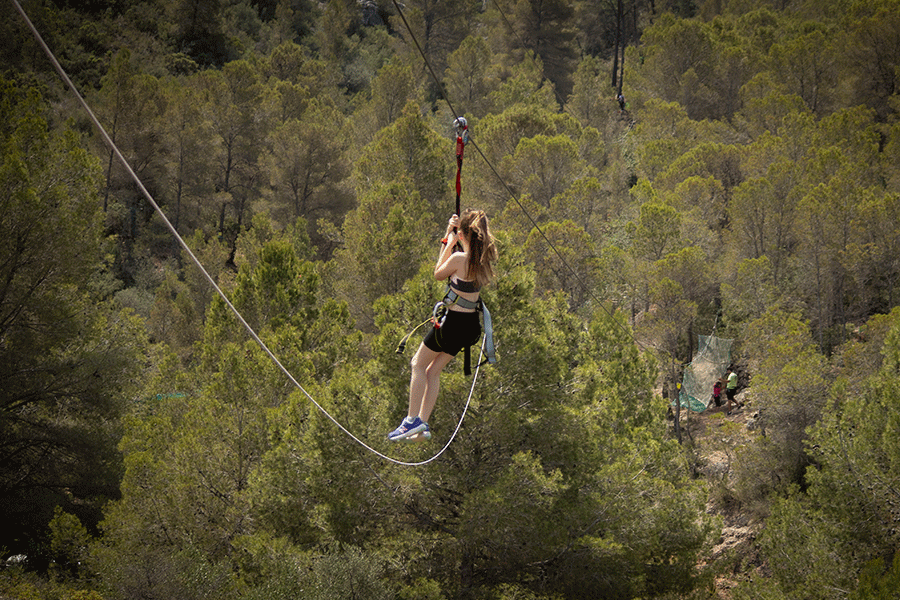Parc d'aventura Beniemocions — adults al circuit de tirolines